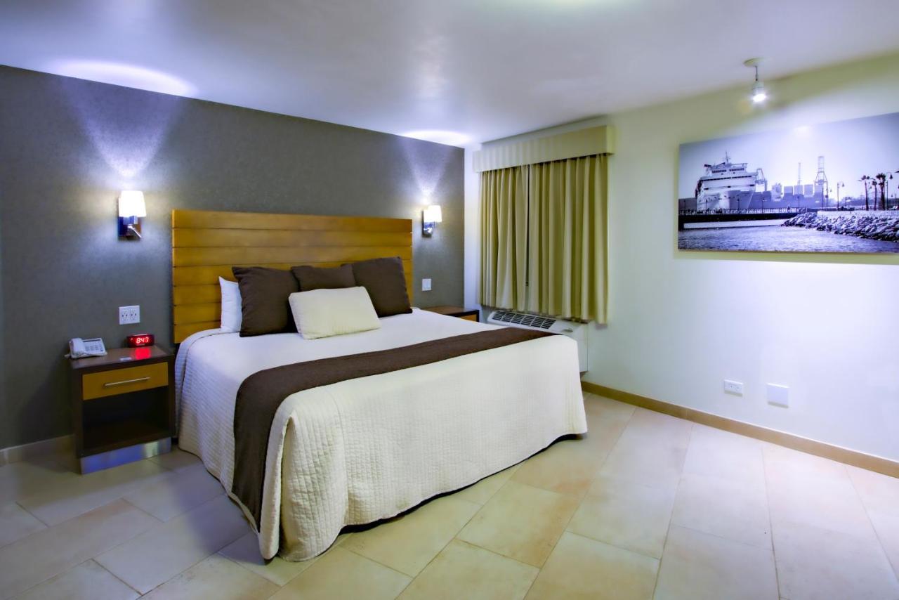 La Pinta Hotel Ensenada Room photo