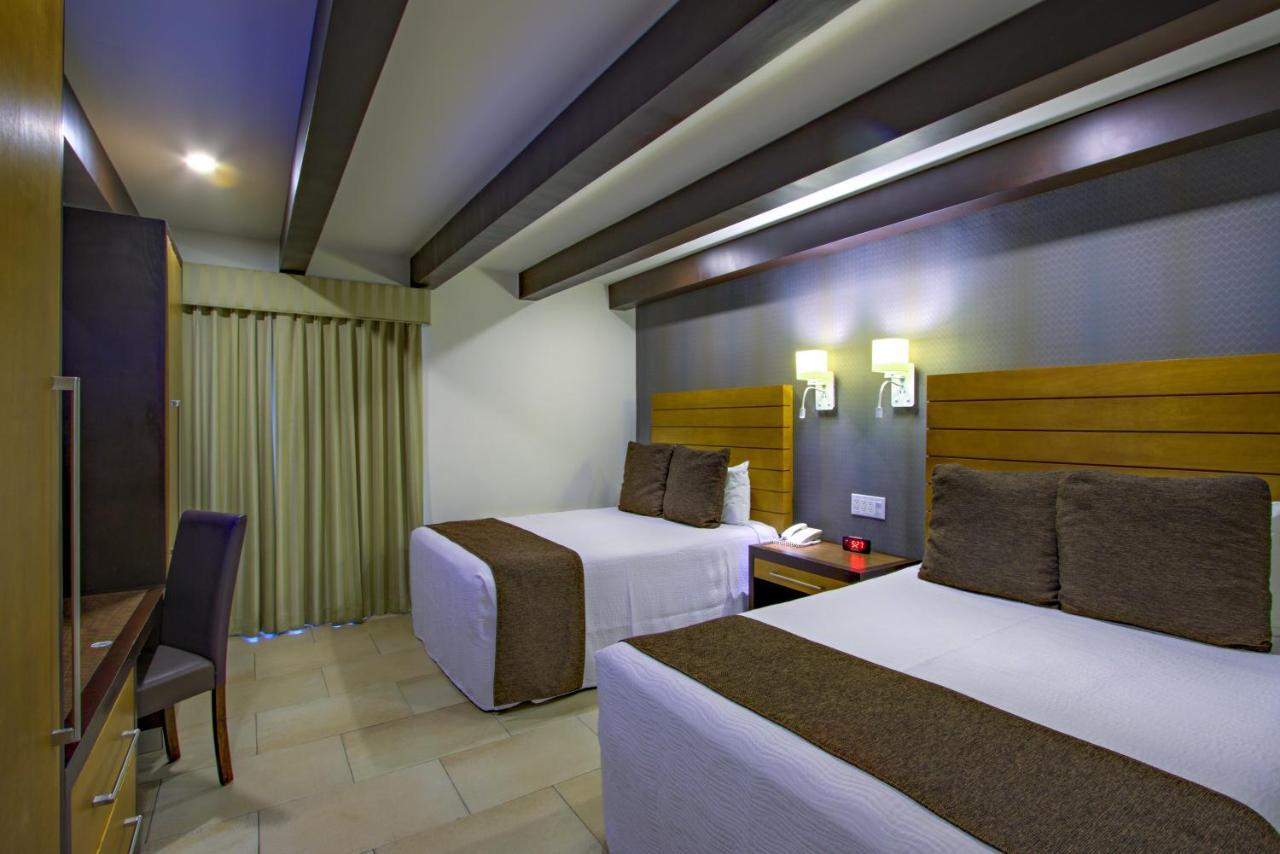 La Pinta Hotel Ensenada Room photo